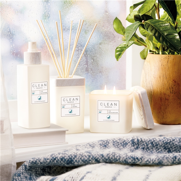 Clean Reserve Rain Scented Candle (Bild 3 av 4)