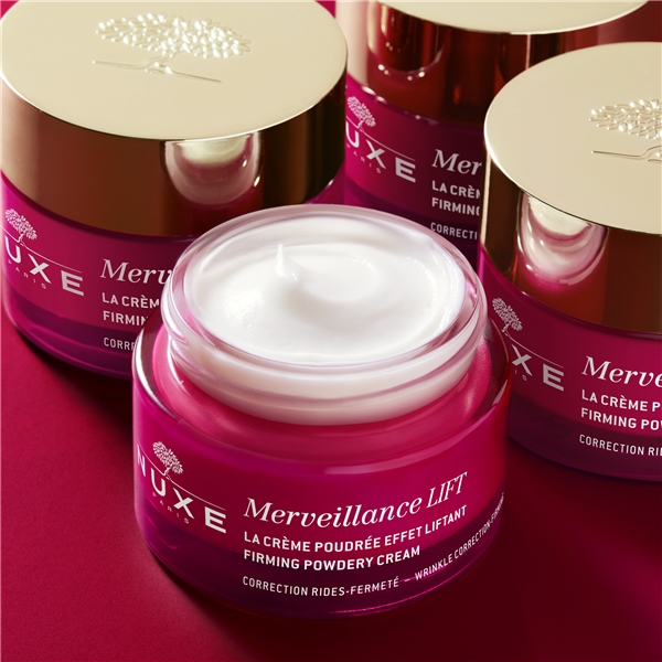 Merveillance LIFT Firming Powdery Cream (Bild 7 av 9)